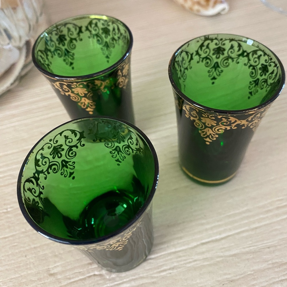Vintage Emerald Green Gold Accent Shot Glasses Mid Century Barware Retro - Picture 7 of 8